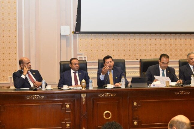 استثمار رياضي فعال: أشرف صبحي يؤكد دعم المحلي والأجنبي في مصر