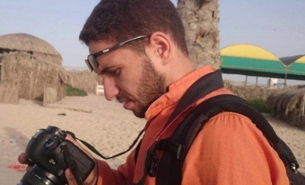 استشهاد صحفي وأسرته بقصف إسرائيلي على خان يونس في غزة