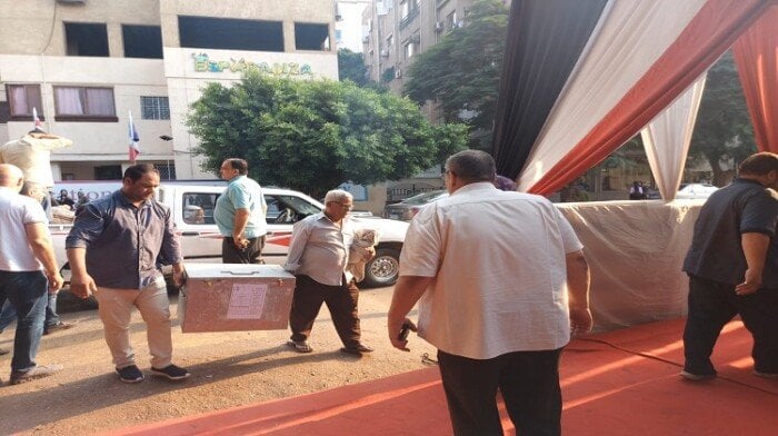 استعدادات امتحانات الثانوية العامة 2025 تكتمل بوصول صناديق الأسئلة إلى اللجان في جميع المحافظات