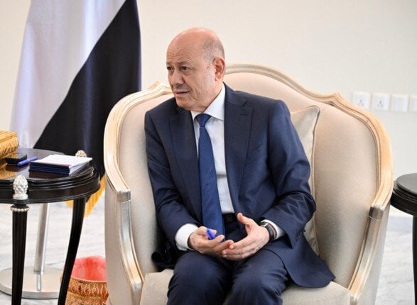الرئيس اليمني يشيد بمواقف السيسي الداعمة لليمن