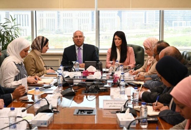 بحث وزيرا الصناعة والتخطيط جاهزية التعامل مع آلية تعديل حدود الكربون CBAM