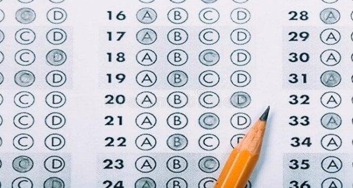 تداول أسئلة امتحان الرياضيات البحتة للثانوية العامة يثير التحقيق من وزارة التعليم