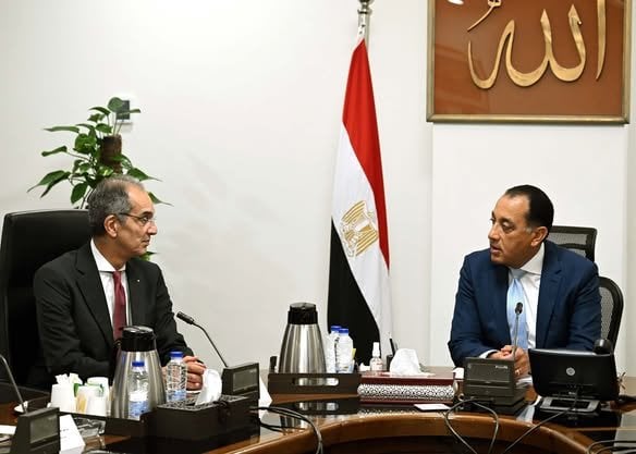 تطورات مبادرة الروّاد الرقميون: رئيس الوزراء يناقش مع وزير الاتصالات الموقف التنفيذي