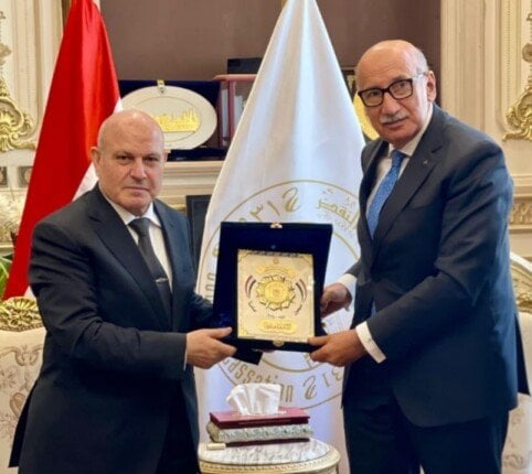تهنئة خاصة من المستشار محمد الشناوي لرئيس محكمة النقض بمناسبة توليه المنصب الجديد