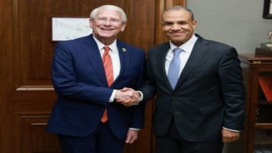 «جهود مصر» تتصدر اللقاء بين «عبد العاطي» وسيناتور أمريكي لدعم الاستقرار بالشرق الأوسط