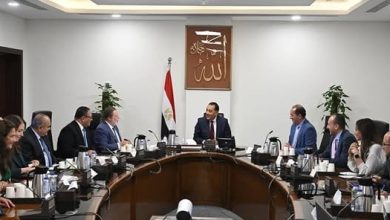 رئيس الوزراء يستعرض خطوات تقليص الدين العام من الناتج المحلي