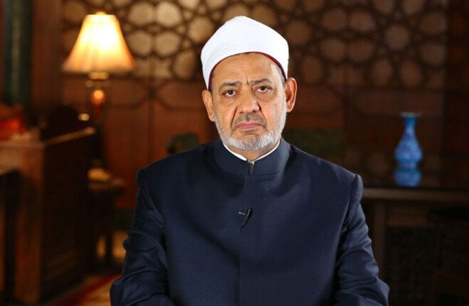 شيخ الأزهر ينعي الفقيه القانوني الدكتور علي الغتيت