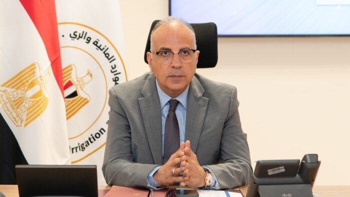 متابعة دقيقة لبرنامج تطهيرات الترع والمصارف بالشرقية من قبل وزير الري