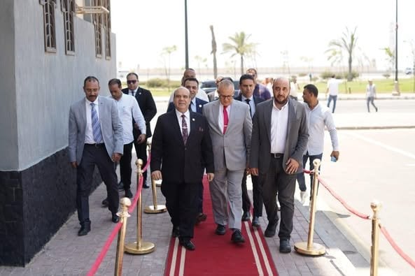 متابعة مستمرة من وزير الإسكان لمشروعات الشيخ زايد الجاري تنفيذها