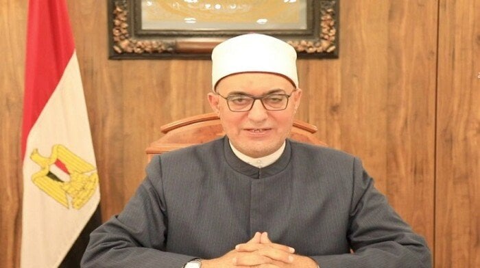 مفتي الجمهورية يقدم تهنئة حارة لوزير المالية بمناسبة فوزه بجائزة «أفضل وزير مالية في إفريقيا»