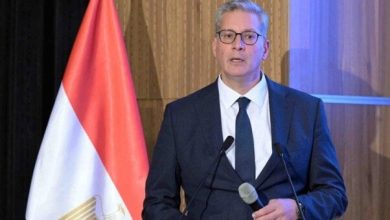 وزير البترول يشارك رؤيته مع الكتاب والخبراء