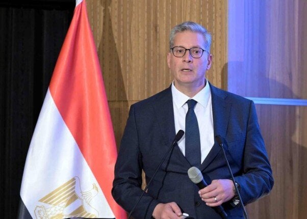 وزير البترول يشارك رؤيته مع الكتاب والخبراء