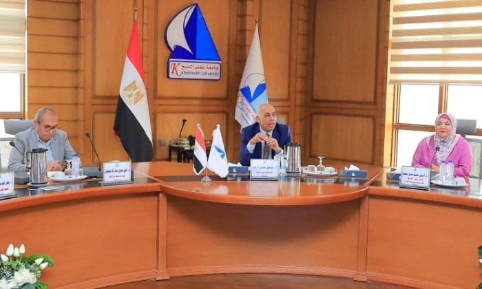 اجتماع مجلس عمداء جامعة كفر الشيخ يركز على النشر العلمي والتوعية المجتمعية
