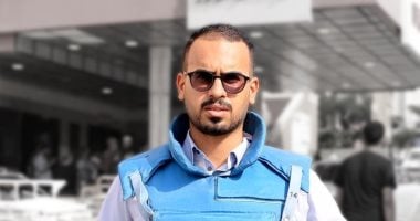 استشهاد الصحفى الفلسطينى أحمد أبو عزيز فى قصف إسرائيلى لمجمع ناصر