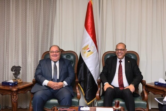 استقبال قنصل مصر في الرياض قبيل تولي وزير العمل مهامه الشهر المقبل