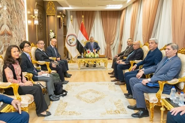 بحث وزير الإنتاج الحربي مع السفير الياباني بالقاهرة سبل التعاون المشترك في مجالات التصنيع المختلفة