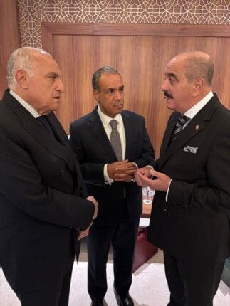 بحث وزير الخارجية مع نظيريه التونسي والجزائري تطورات الأزمة الليبية