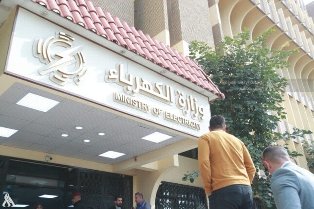 تحذير مهم من شركة الكهرباء حول شحن عدادات الكارت