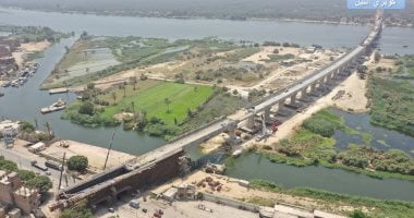 أخبار × 24 ساعة.. تصوير جوي لأعمال تركيب القضبان وتشطيبات محطات القطار السريع.. صور