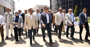 وزير الإسكان ومحافظ مطروح يتفقدان محطة تحلية مياه البحر "الرميلة 4"