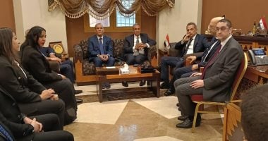 وزير الخارجية يتفقد مقر القنصلية العامة المصرية في جدة