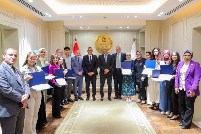 تكريم أوائل مدارس النيل المصرية الدولية من قبل وزير التربية والتعليم