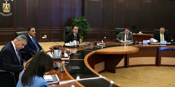 تكليف مدبولي للمحافظين بتشكيل لجان حصر وحدات الإيجار القديم