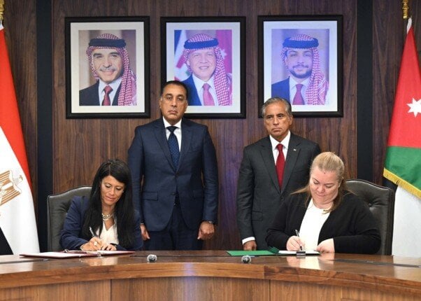 توقيع 10 وثائق لتعزيز التعاون بين مصر والأردن بحضور رئيسي وزراء البلدين