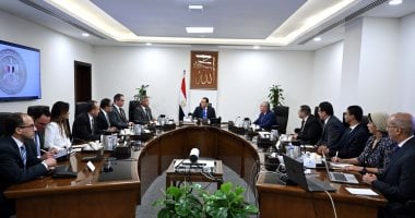 رئيس الوزراء يتابع تنفيذ توجيهات الرئيس بوضع خارطة طريق تطوير منظومة الإعلام