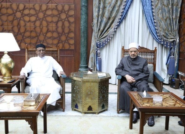شيخ الأزهر يستعرض مع رئيس جامعة الملك فيصل بتشاد آليات الدعم المحتمل