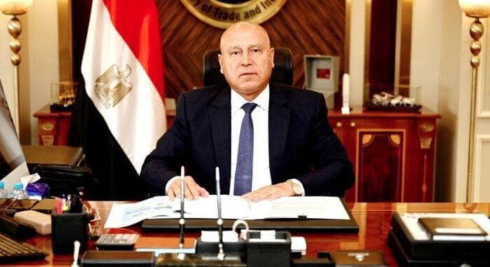 صرف رواتب العاملين بمجموعة النصر للمسبوكات منتظم بعد التشغيل