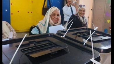 كبار السن يتحدون حرارة الجو في انتخابات مجلس الشيوخ 2025 بمصر الجديدة