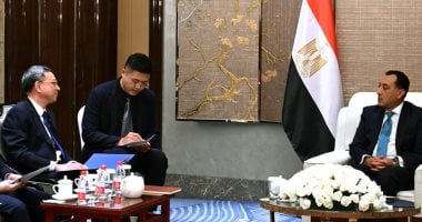 رئيس الوزراء يلتقى رئيس شركة هندسة الطاقة الصينية