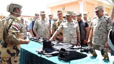 لقاء وزير الدفاع مع مقاتلي القوات الخاصة من المظلات والصاعقة