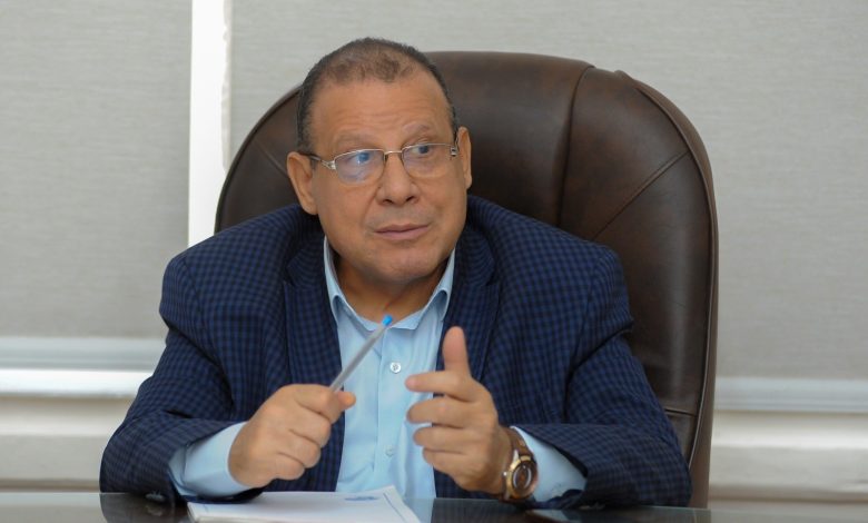 مجدي البدوي يعتبر مقترح بدء العمل من الخامسة صباحًا غير واقعي ويتعارض مع طبيعة المجتمع المصري