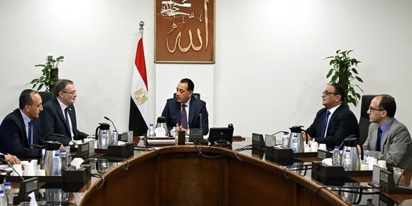 مدبولي يناقش مع رئيس المركزي للتنظيم والإدارة تطوير العمل الإداري