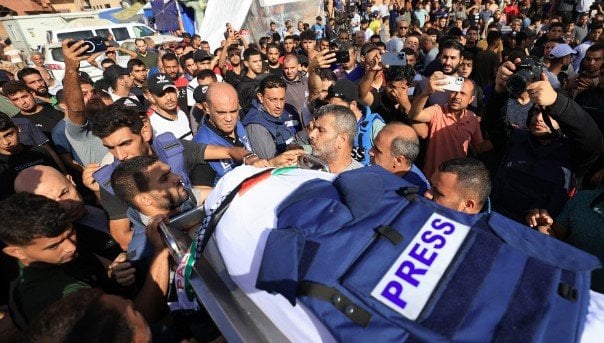 مطلوب محاسبة المسؤولين.. الاتحاد الدولي للصحفيين يكشف: «مقتل 238 صحفياً في غزة جريمة حرب»
