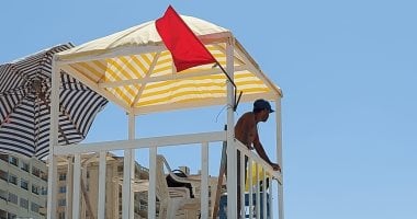 الأحمر ممنوع.. تعرف على رايات الإنقاذ الموحدة على شواطئ الإسكندرية