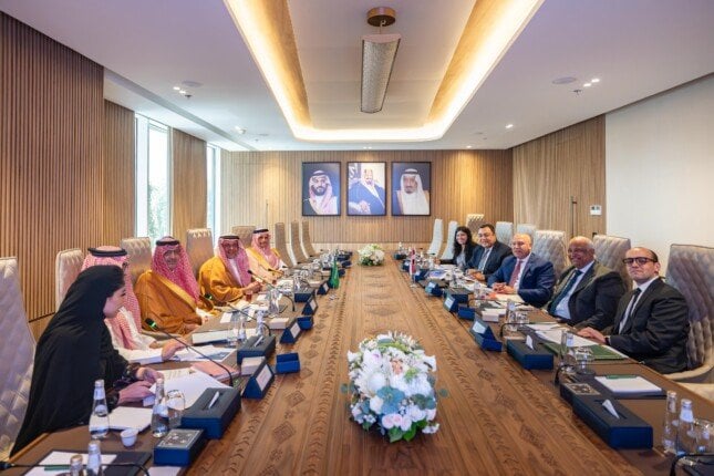 نائب رئيس الوزراء يتناول تعزيز التعاون مع المملكة العربية السعودية