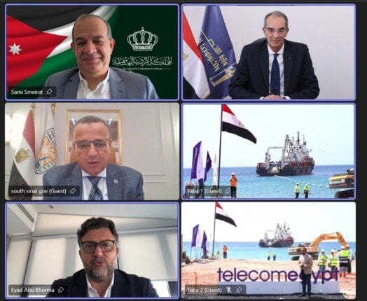 وزير الاتصالات يشهد إنزال الكابل البحري كورال بريدج بين مصر والأردن