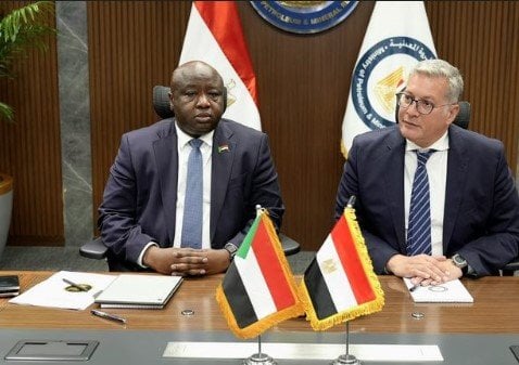 وزير البترول يبحث تعزيز التعاون في التعدين مع نظيره السوداني