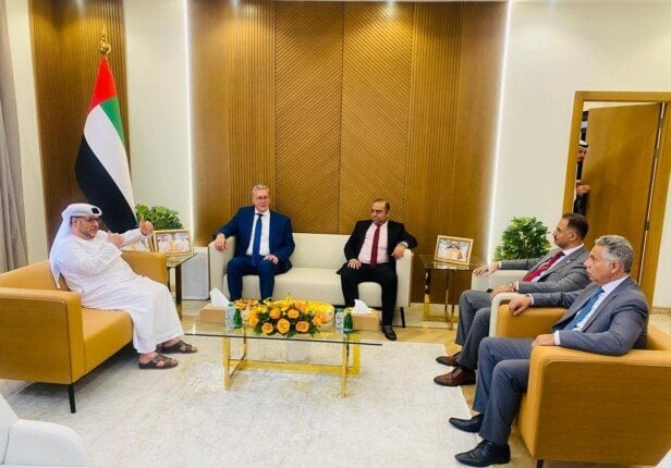 وزير البترول يتعاون مع مدير الديوان الأميري الإماراتي لتعزيز الشراكة المشتركة
