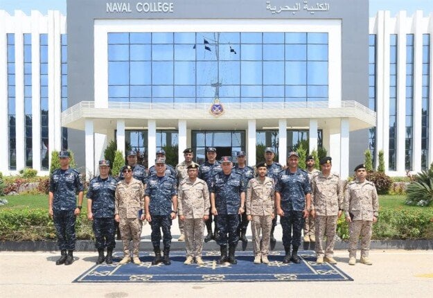 تعزيز التعاون العسكري بين قائد القوات البحرية ورئيس أركان البحرية السعودية