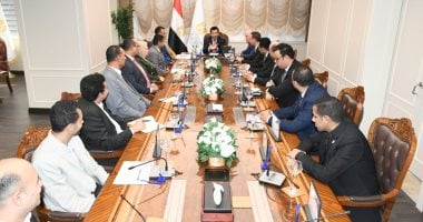 وزير الرياضة يلتقي اتحاد الكيانات الشبابية ويوجه بإطلاق يوم لهم فى سيناء
