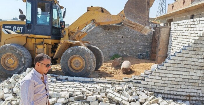 استرداد 200 فدان و3979 متر مربع خلال إزالة 27 حالة تعدي بأسيوط