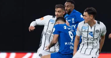 الهلال يحسم قمة الشباب بهدف ليوناردو ويواصل مطاردة النصر.. فيديو