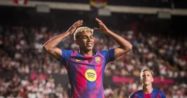 جرس إنذار يجبر لامين يامال على الانتقال لـ الفيلا الجديدة.. صور