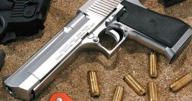 هزار قلب بدم.. ربة منزل تصيب زوجها بطلق نارى خلال العبث بسلاح فى الشيخ زايد