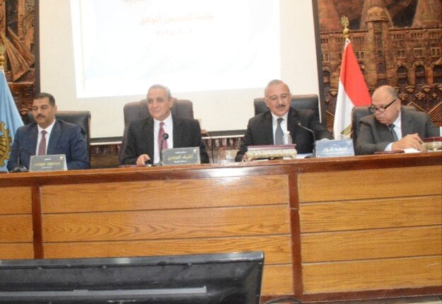 شاشات كبيرة بالميادين.. الغربية ترفع درجة الاستعداد القصوى لافتتاح المتحف المصري الكبير