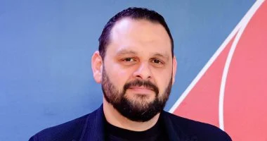 الوهم الجميل..عبد الله سلام يسوق لشقق بقسط 5 آلاف جنيه والكمين في السعر